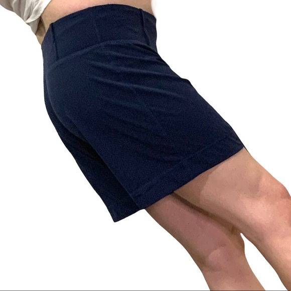 Relaxed fit Lululemon navy blue shorts, soft pink lining - Picture 3 of 8